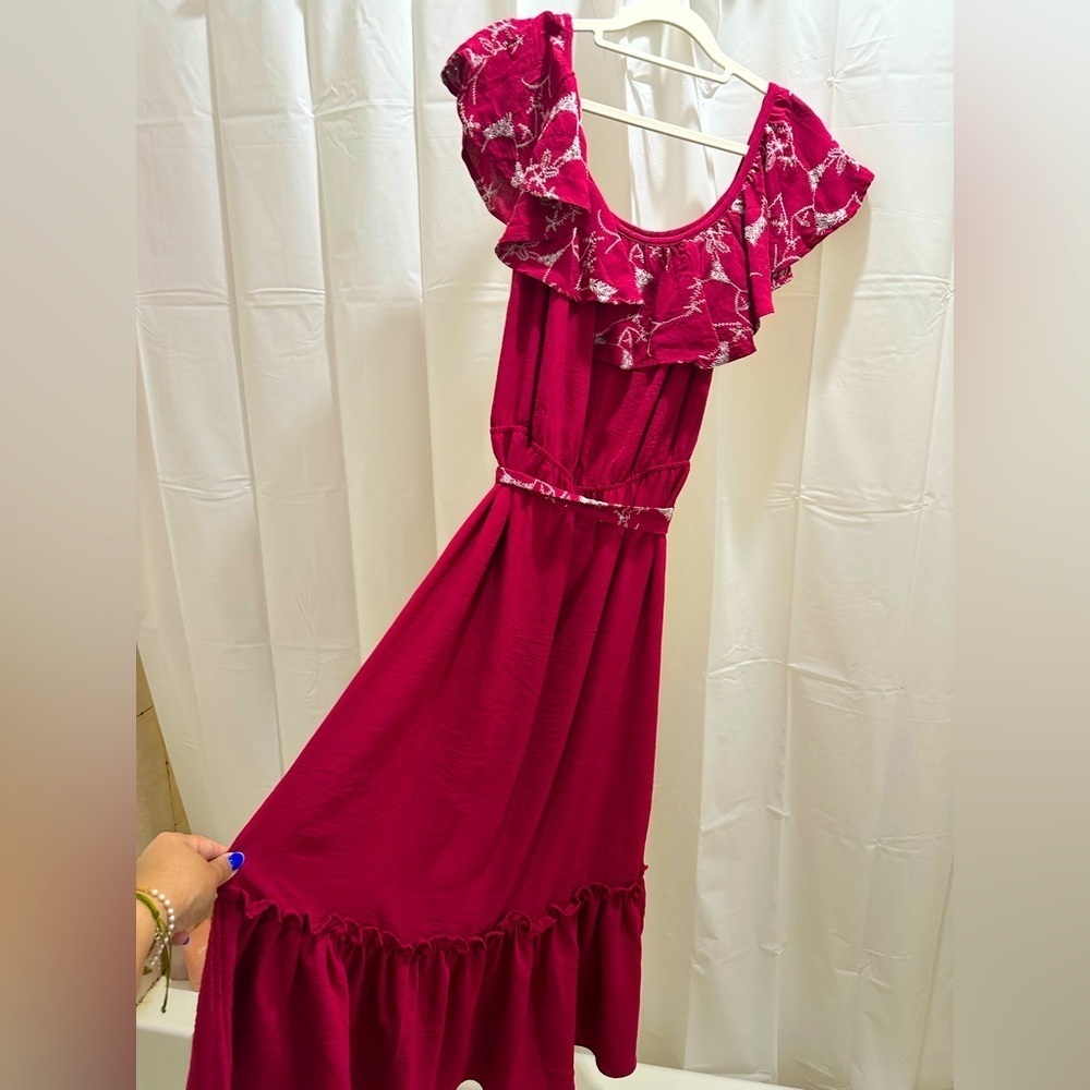 Elegant Floral Ruffle Dress in Red